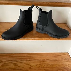 Aldo women’s 8.5 Chelsea boot